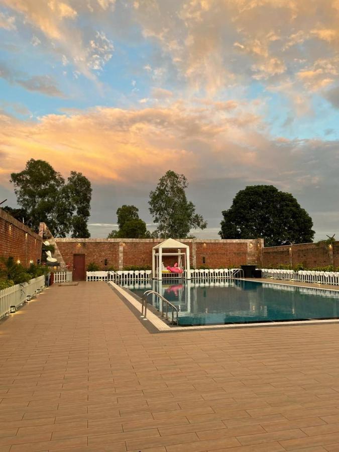 Yashmay Villa Club & Resort Gonda Zewnętrze zdjęcie